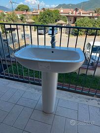 Lavabo con colonna