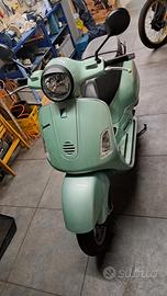 Vespa Granturismo 200L