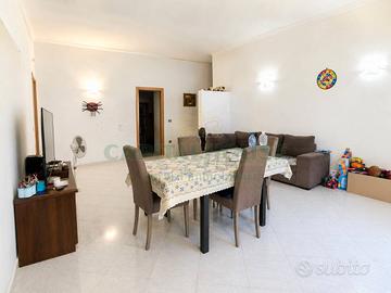 S2 appartamento ampio in palazzo storico
