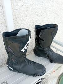 Tuta pelle da moto e stivali