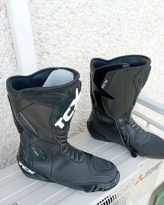 Tuta pelle da moto e stivali