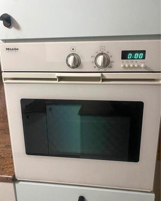 Forno a incasso miele