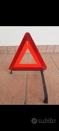 Triangolo per auto 