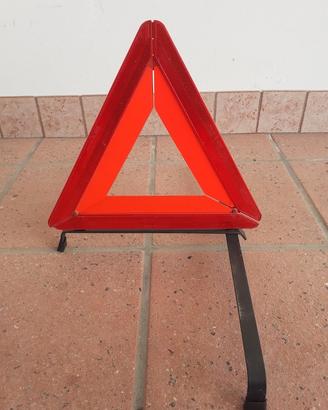 Triangolo per auto 