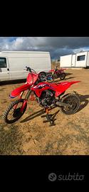Honda crf 250 red moto
