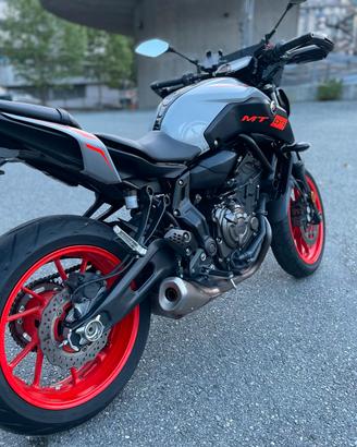 YAMAHA MT 07 anno 2019 km 10.650