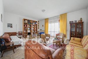 Appartamento di 210 m² con 4 locali a Francavilla 