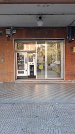 V.le Colombo locale mq 40 Euro 1.300 + IVA