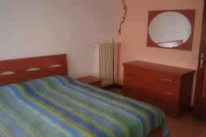 Libera ampia stanza singola