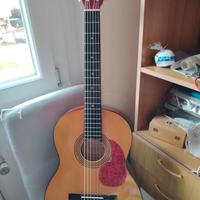 chitarre, fornellini, guantoni Kick. 