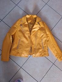 Giacca in finta pelle, giallo arancio, foderata.