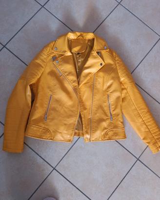 Giacca in finta pelle, giallo arancio, foderata.