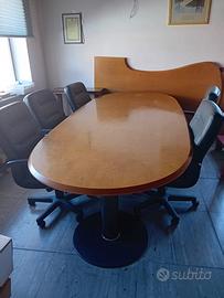 Tavolo/scrivania da ufficio con 8 sedie