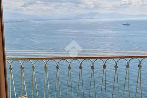 2 LOCALI A VIETRI SUL MARE