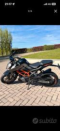 KTM Duke 125 2021-Scarico Akrapovic-19580km