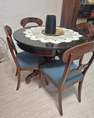 Splendido Set Tavolo Rotondo in Marmo e 4 Sedie d'