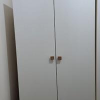 Armadi bianchi capienti