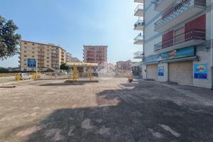 NEGOZIO A MANFREDONIA