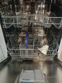 lavastoviglie Bekos da ritirare sul posto 