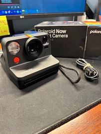 Fotocamera istantanea Polaroid Now Gen 2