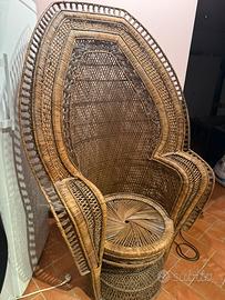Poltrona, sedia, 2 teste, specchio, porta CD