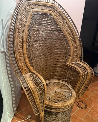 Poltrona, sedia, 2 teste, specchio, porta CD