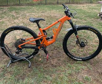 SANTA CRUZ HIGHTOWER C 29 -  TG S