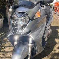 Honda silver Wing 600