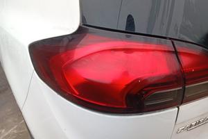 Fanale posteriore sx Opel Zafira C tourer anno 201