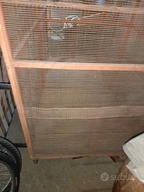 Voliera/ gabbi con porta e pavimentazione in legno