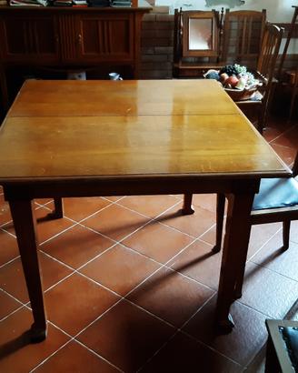 Tavolo con sedie Liberty