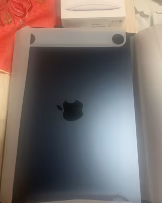 MacBook Air m5 16 gb ram 512 gb ssd nuovo