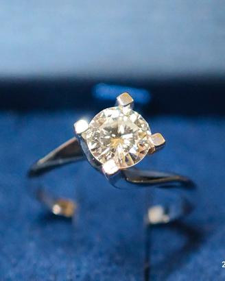 anello solitario 1.00ct  F Color + purezza VS2 HRD