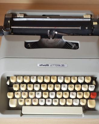 Macchina da scrivere manuale Olivetti LETTERA 35