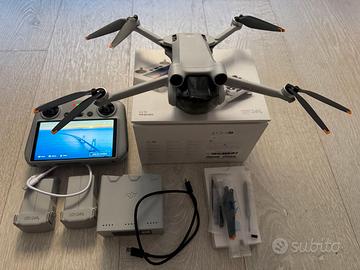 DJI MINI 3 PRO con DJI RC con schermo incorporato