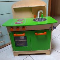 Cucina giocattolo in legno