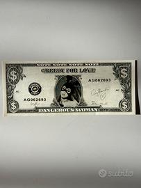 Ariana Grande - dollar bill Tour Dangerous Woman