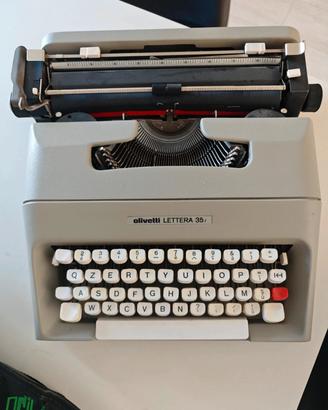 Macchina da scrivere Olivetti Lettera 35