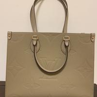 Louis Vuitton Onthego MM in pelle monogram.