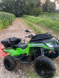 Quad artic cat 700 con targa agricola