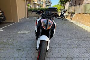KTM SUPERDUKE 1290 R