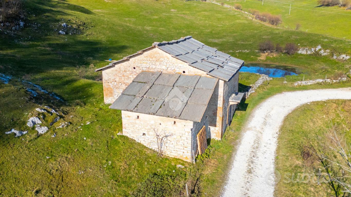 RUSTICO A BOSCO CHIESANUOVA - Vista 4