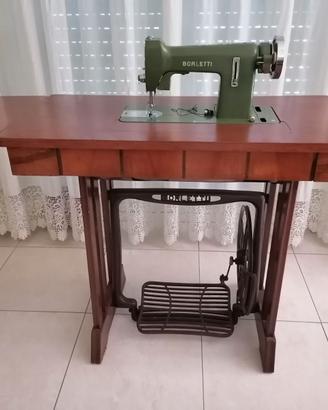 Macchina da cucire vintage
