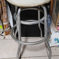 Sgabello vintage con imbottitura