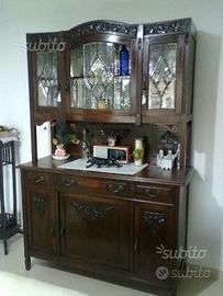 Credenza Liberty in noce dei primi del '900