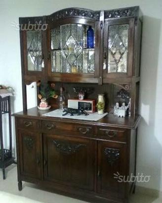 Credenza Liberty in noce dei primi del '900