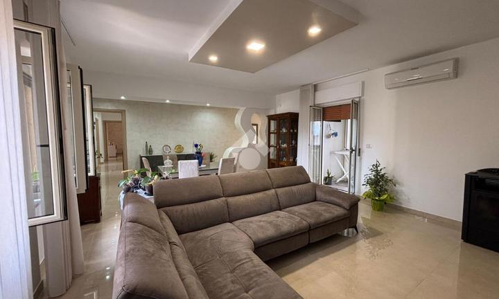 3 LOCALI A CORIGLIANO-ROSSANO