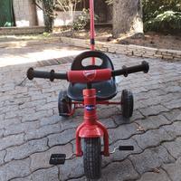 Triciclo e bici