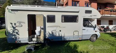 Camper mansardato 6 posti letto anno 2003
