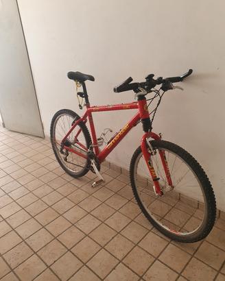 Bici MTB Cannondale F2000